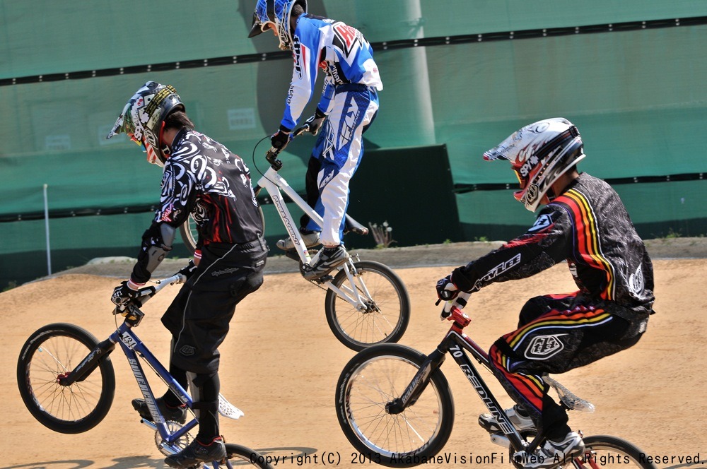 JBMXFシリーズ第1戦（西日本シリーズ第1戦）VOL15：メンズ１７〜２９歳決勝　動画あり_b0065730_2229383.jpg