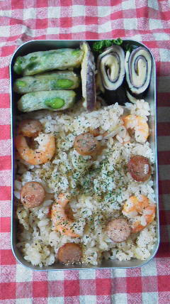 旨味醤油ペッパー炒飯弁当_c0256667_8512015.jpg