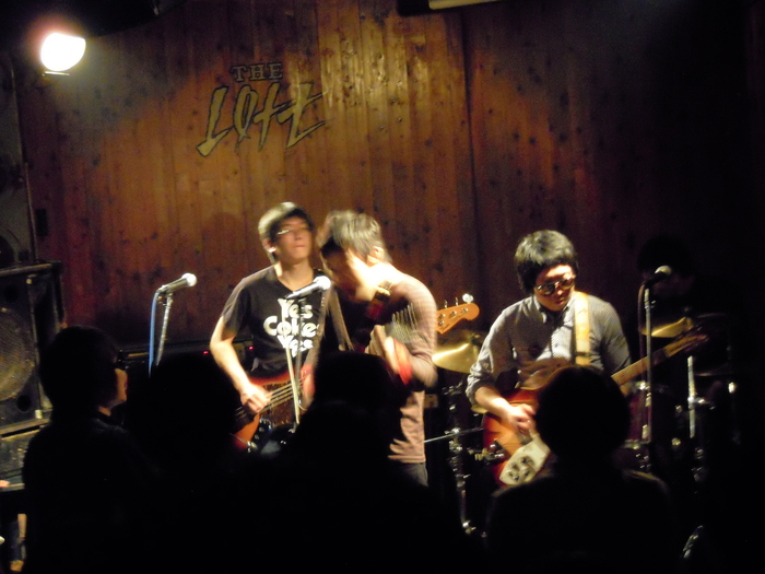 D.D.T #2に往年のPUNK LIVES!!の幻を見た　前編_e0184090_082975.jpg