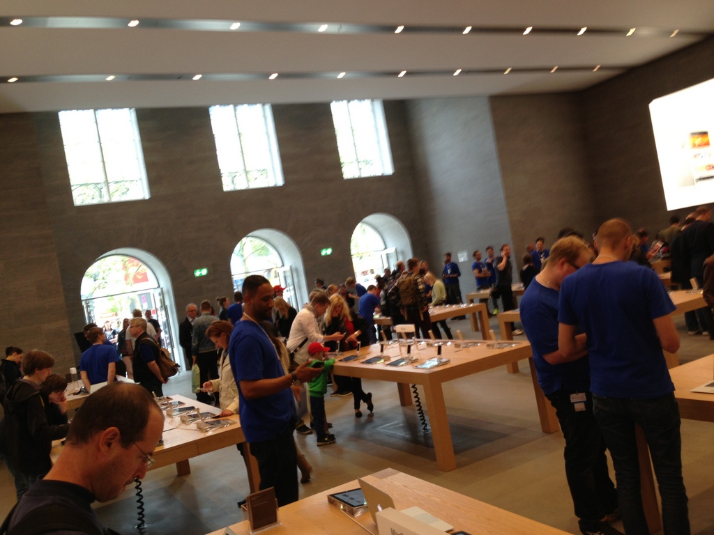Apple Berlin オープン!_c0180686_18215925.jpg