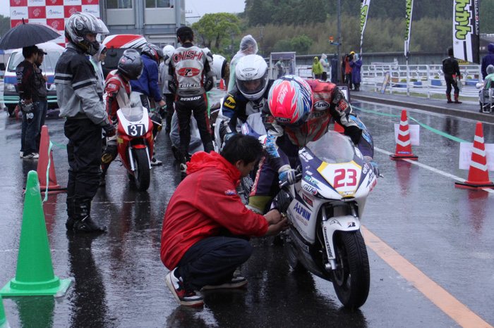 茂原DS弐輪道CUP 3時間耐久レース_d0067418_1339409.jpg