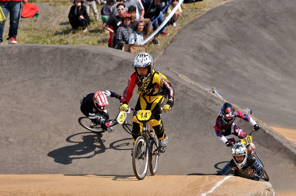 JBMXFシリーズ第1戦（西日本シリーズ第1戦）VOL21：ボーイズ１１〜１２歳 準決勝_b0065730_14143128.jpg