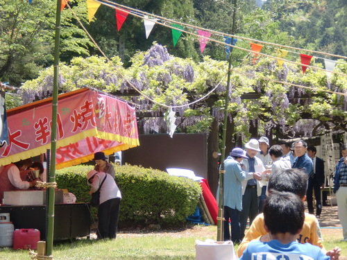 才の神の藤祭り_d0154954_20464965.jpg