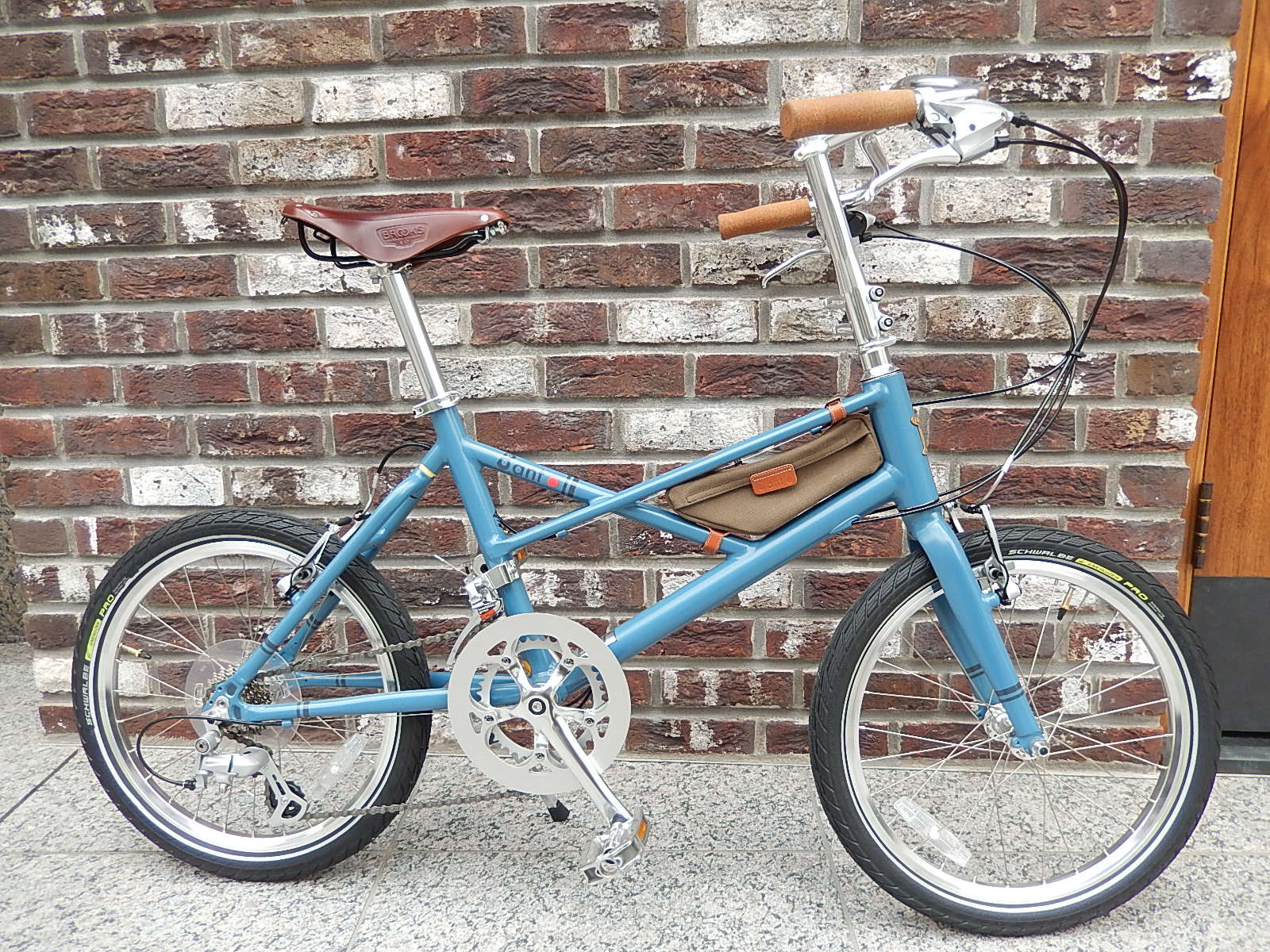 B-ant VENTURA 406sus_e0188759_1204199.jpg