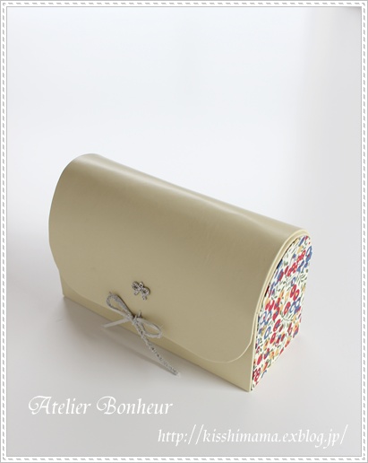 幸せ色のカルトナージュ Ma Cousette en cuir et liberty_a0075065_17202884.jpg