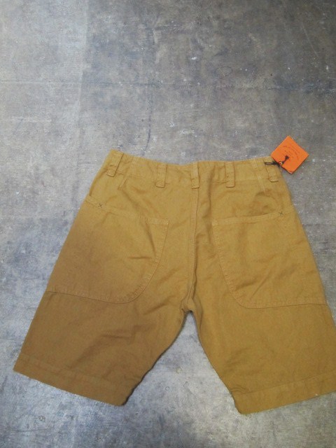 Kato & Kato AAA 。。。今期・注目のSHORT PANTS 2型!!_d0152280_0233829.jpg