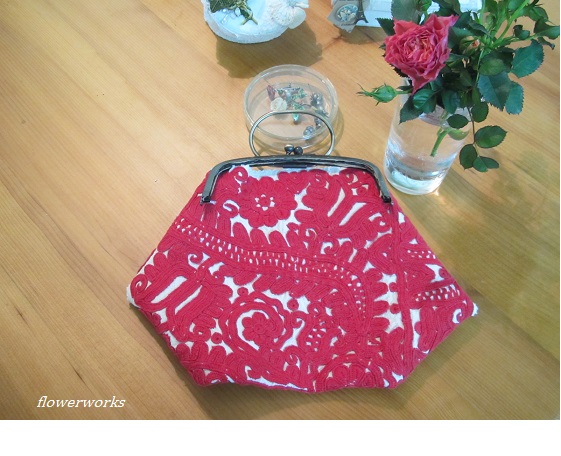 イーラーショシュ トランシルヴァニアの伝統刺繍_a0122148_21323981.jpg