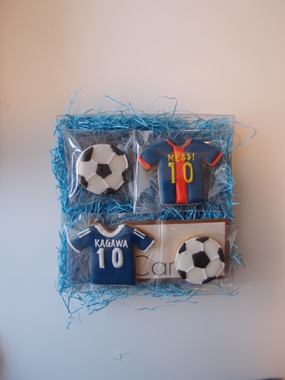 soccer cookies for boys!!_e0091395_7362718.jpg