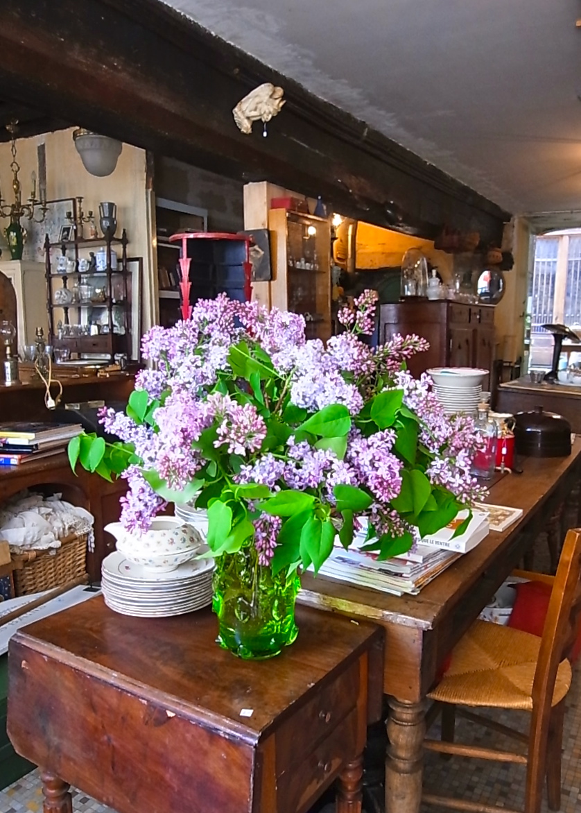 brocante à Donzy, DE FOND EN COMBLE - フランスの田舎のブロカント_a0231632_14582534.jpg