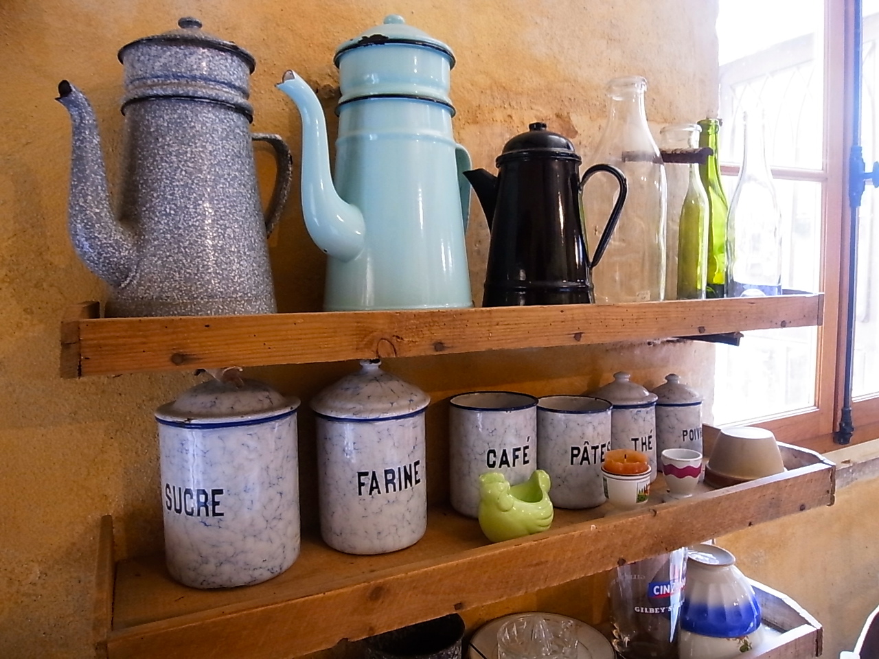 brocante à Donzy, DE FOND EN COMBLE - フランスの田舎のブロカント_a0231632_15115196.jpg