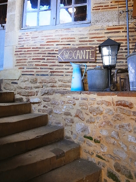 brocante à Donzy, DE FOND EN COMBLE - フランスの田舎のブロカント_a0231632_1514492.jpg
