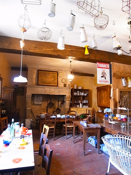 brocante à Donzy, DE FOND EN COMBLE - フランスの田舎のブロカント_a0231632_153723.jpg