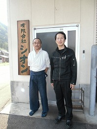 刀匠の高羽さん_a0272042_1841356.jpg