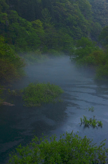 雨の湖面_c0093046_6281812.jpg