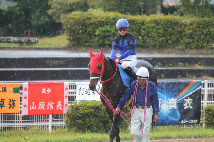 胡本友晴調教師、高知競馬移籍後初勝利~_a0077663_1420386.jpg