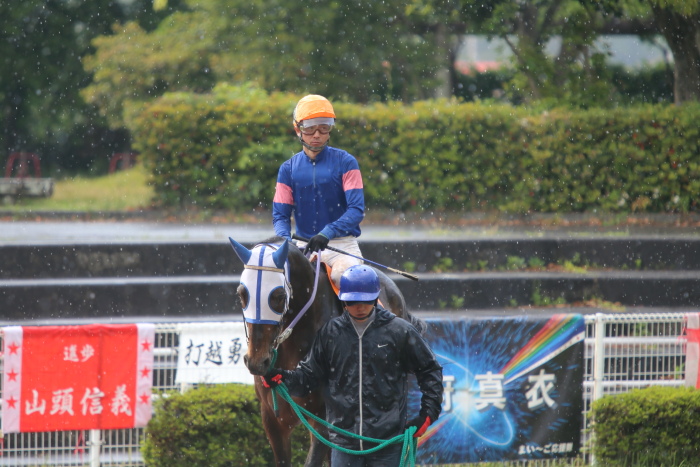 胡本友晴調教師、高知競馬移籍後初勝利~_a0077663_14204155.jpg