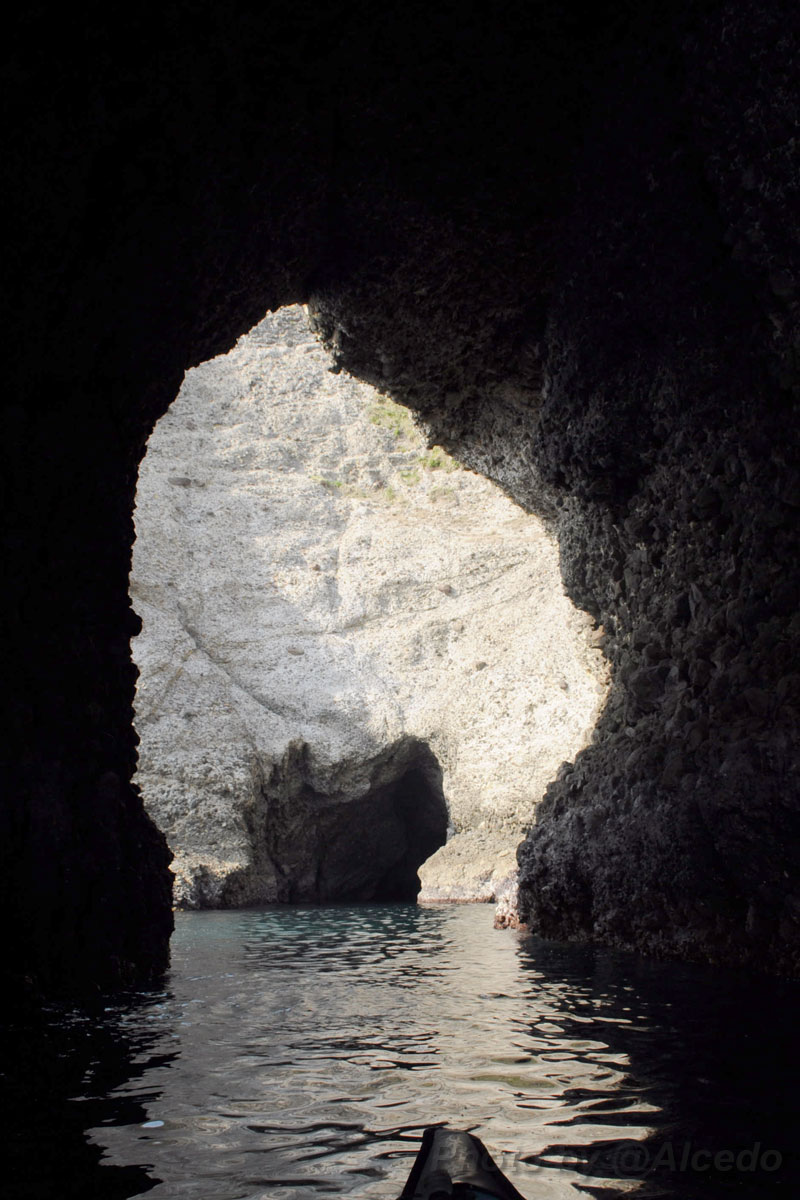 浮島海岸北の洞窟ワールド_e0183106_221124.jpg