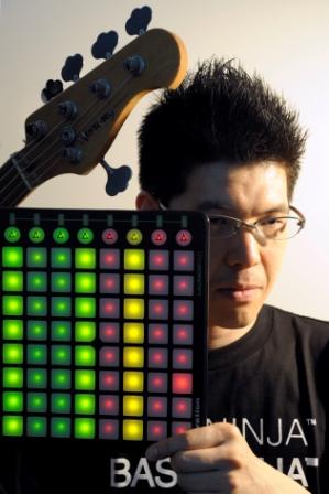 今夜(5/16・木)は世界各地をベース1本で渡り歩く「今沢カゲロウ」Liveです!_d0115919_1263879.jpg