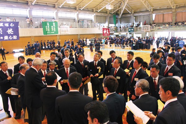 母の日に青梅鍊心舘剣道大会、明星大学青梅体育館キャンパスで開催_f0059321_13361158.jpg