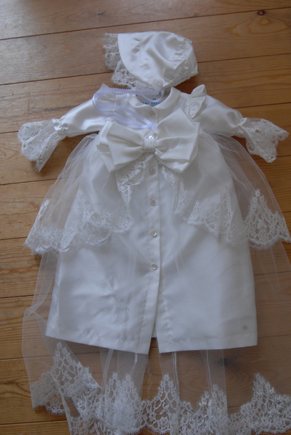 wedding dress から baby dressにリメイク!!_d0127925_13224696.jpg
