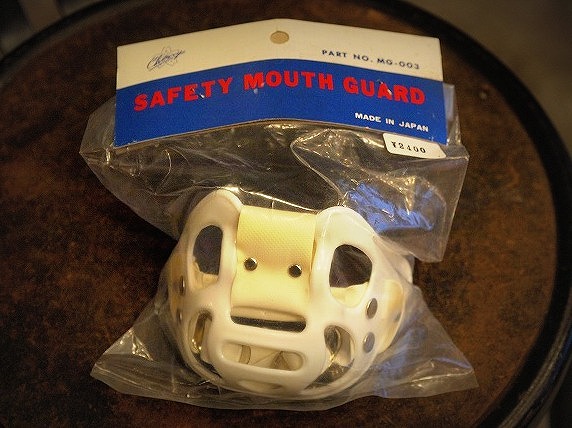 MOUTH GUARD_b0207393_18163269.jpg