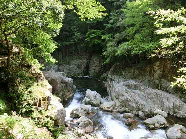 ２泊３日近距離車中泊の旅　　13　5/14_f0156960_18355970.jpg