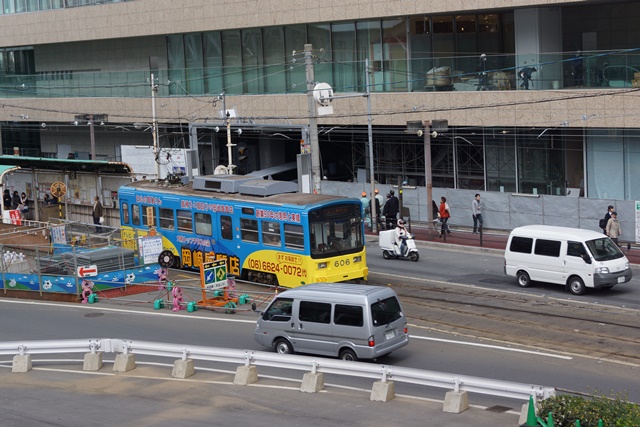 大阪の街に阪堺電車、お洒落で可愛い阪堺電車、幸福を運ぶ阪堺電車、アクティブな安倍総理の姿勢応援します_d0181492_223790.jpg