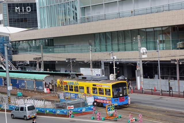 大阪の街に阪堺電車、お洒落で可愛い阪堺電車、幸福を運ぶ阪堺電車、アクティブな安倍総理の姿勢応援します_d0181492_226093.jpg