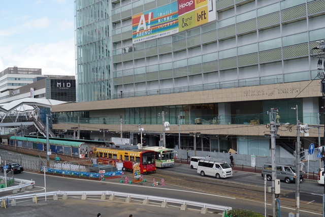 大阪の街に阪堺電車、お洒落で可愛い阪堺電車、幸福を運ぶ阪堺電車、アクティブな安倍総理の姿勢応援します_d0181492_227296.jpg