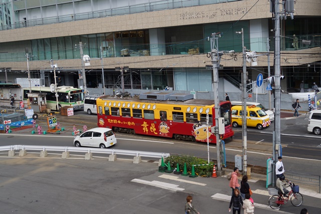 大阪の街に阪堺電車、お洒落で可愛い阪堺電車、幸福を運ぶ阪堺電車、アクティブな安倍総理の姿勢応援します_d0181492_229397.jpg