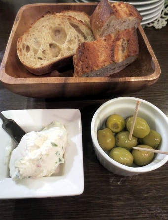 Bistro des Chenapans 〜ビストロ デ シュナパン〜_b0118001_9324219.jpg