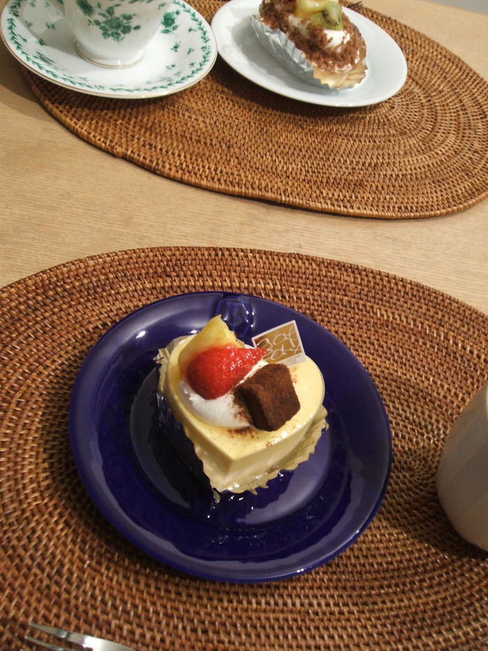 お花とケーキと失敗のスコーン_f0192820_723636.jpg