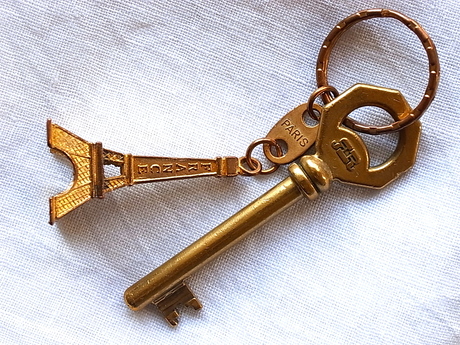 Porte Clef Tour Eiffel エッフェル塔キーホルダー Keiko S Paris Journal パリ通信 Ksl