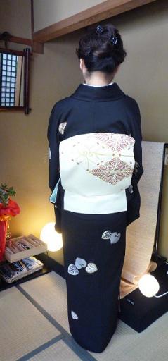 葵の着物の野田淳子さん・葵の帯の岡山のお客様。_f0181251_14594542.jpg