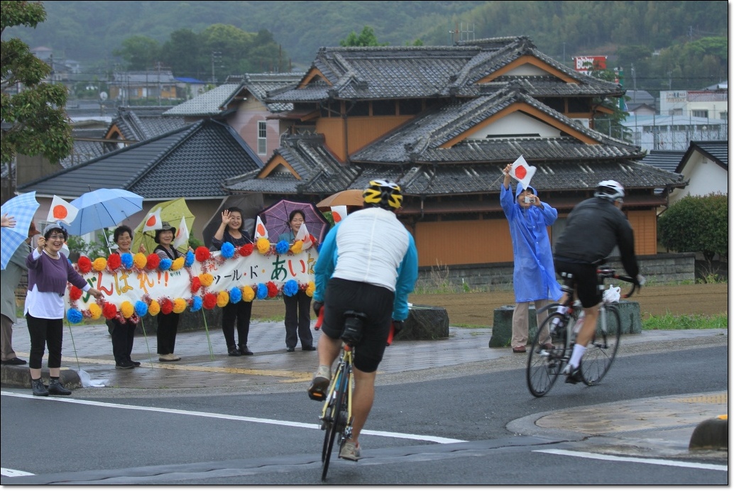 雨の中の　ツールドあいなん撮影_a0057905_20571368.jpg