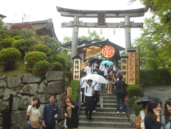 雨の清水寺 青もみじ_e0048413_19291921.jpg