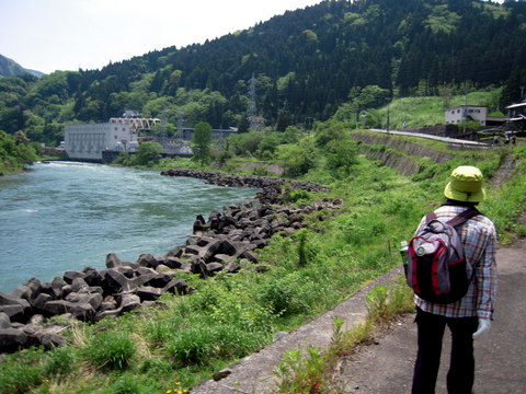 加越線―2　ＪＲ福野駅前～庄川～小牧ダム_e0153040_13385911.jpg