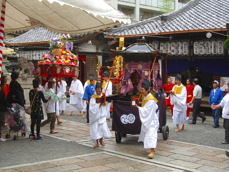 京都の元祇園社の【梛（なぎ）神社】御幸祭_e0237645_23361758.jpg