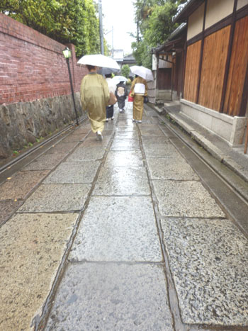 三寧坂から八坂神社まで_e0048413_20584463.jpg