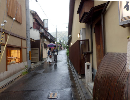 三寧坂から八坂神社まで_e0048413_2059994.jpg
