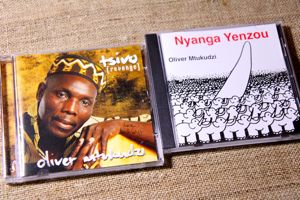 Oliver Mtukudzi | Bio & Discs (10)　Short Break_d0010432_2256111.jpg