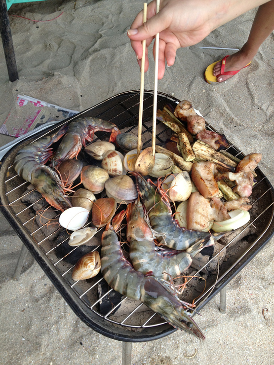 BBQ　　＠ Bang Saen Beach　** Chonburi_e0316546_3484147.jpg