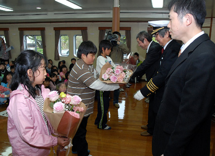 島防災コミュニティセンター   学習船「湖の子」就航30周年_e0093407_23232447.jpg