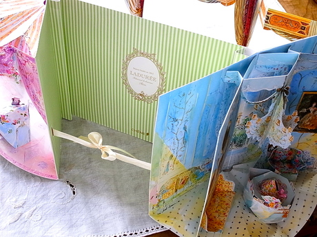 L\'Esprit Décoration by Ladurée - ラデュレの本『レスプリ・デコラシオン』_a0231632_2144557.jpg