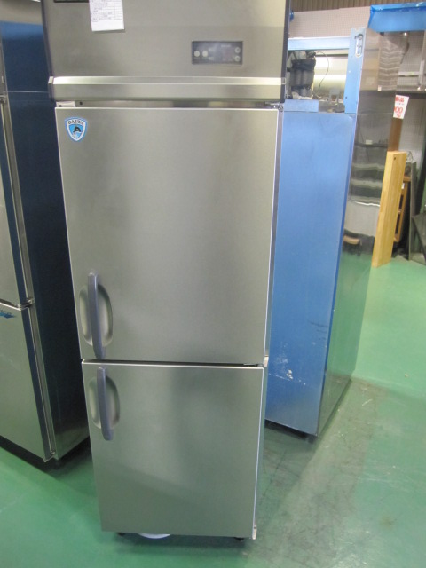 業務用 冷凍冷蔵庫 大和冷機 厨房機器 三相 4ドア