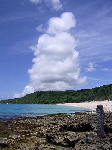 [レジャー] きれいすぎる貝殻珊瑚ビーチ「砂島」（墾丁）_e0171089_2310566.jpg