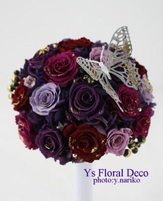 紫と黒のドレスに　アナスイ風色調のお花を_b0113510_12265388.jpg