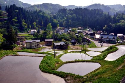 今回は山越えから津南.栄村を経由して野沢温泉に..._b0194185_23124970.jpg