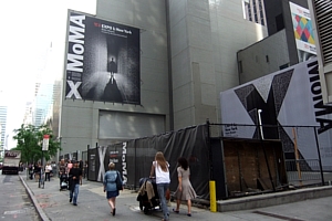 雨もアート?! NY近代美術館でユニークな特別展 Rain Room_b0007805_20373684.jpg