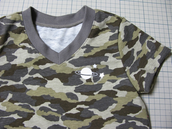 V首TシャツとキッズT_f0129726_22423291.jpg
